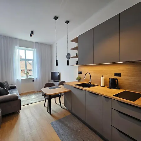 Elegant Teo Touras In Old Town Apartma